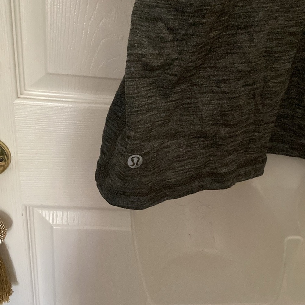 Lululemon Sunset Salutation Tank Women 8 Butterfly Built in Bra Luon Gum Yoga - Picture 4 of 4